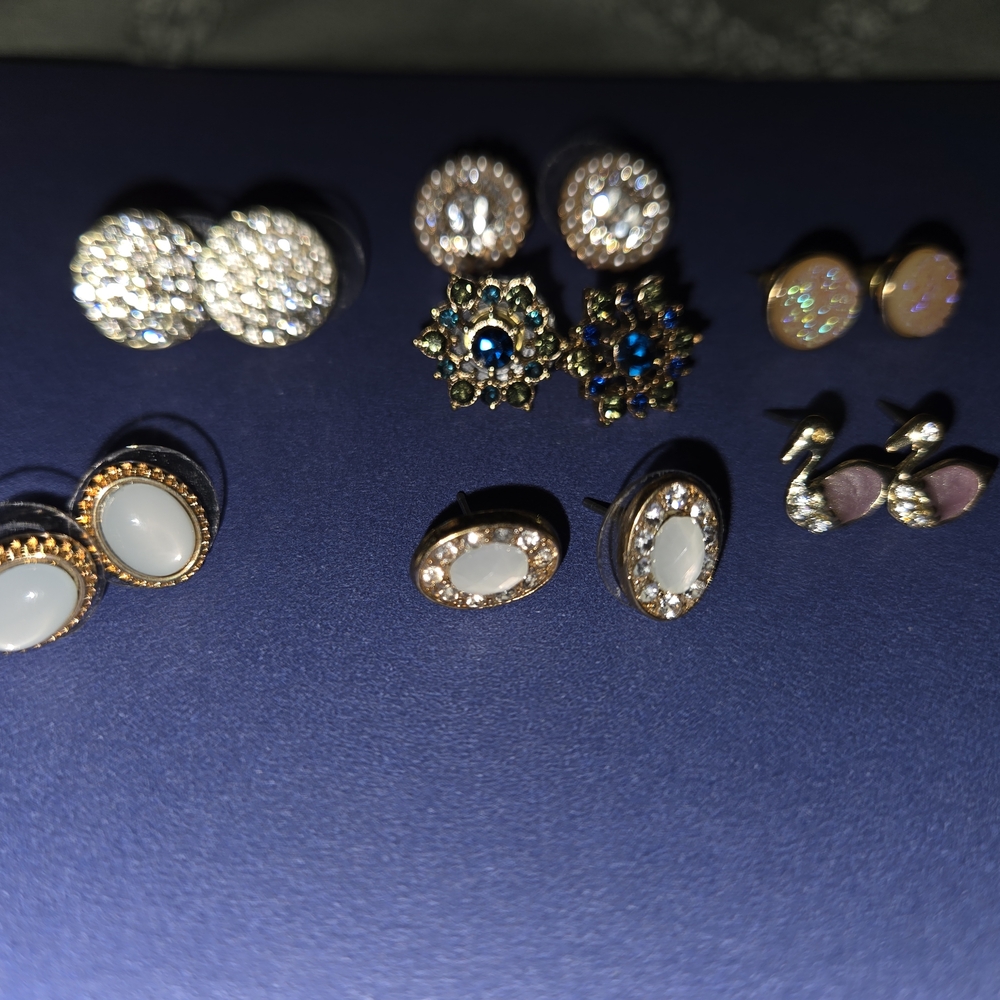 Elegant  Stud Earrings Set